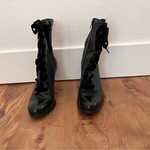 BORN Black Women's Lace-Up Boots